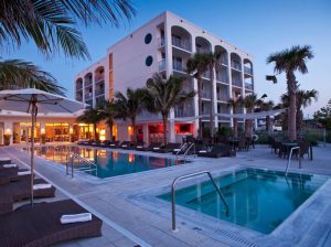 هتل نخل های زرشکی